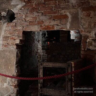 Une chambre cachée dans les fondations de la Maison des Têtes Noires, Riga, Lettonie