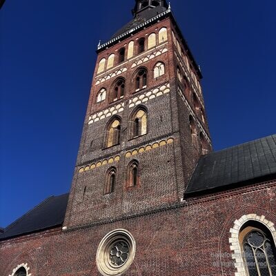 La partie supérieure de la tour de la cathédrale à Riga, Lettonie