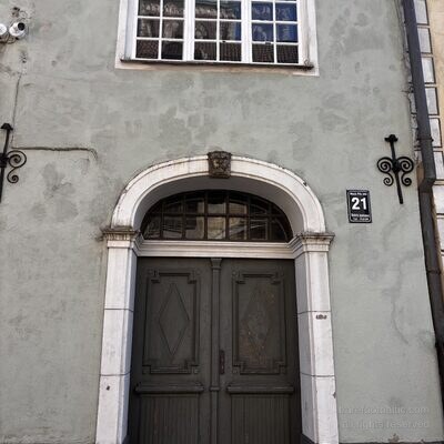 Le portail baroque du numéro 21, Riga, Lettonie